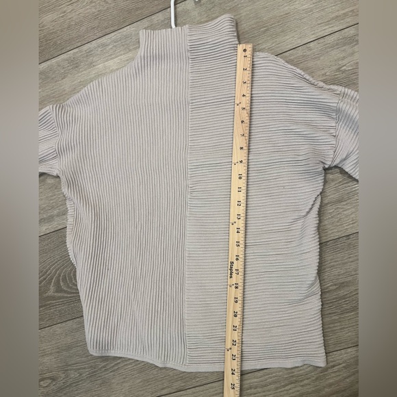 Tahari large Light Beige Ribbed Knit Sweater - Picture 6 of 6